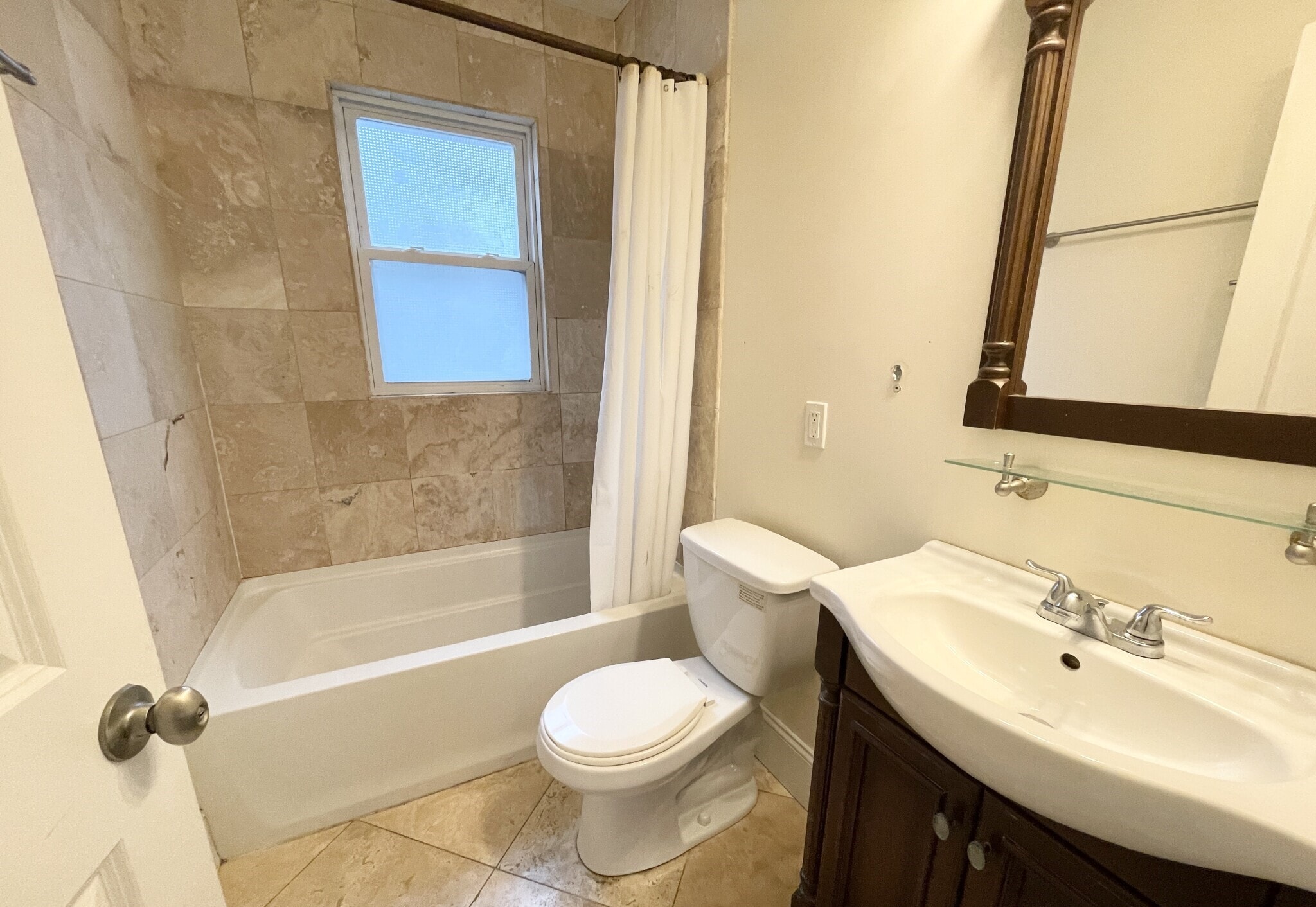 Building Photo - 178 Hillside St