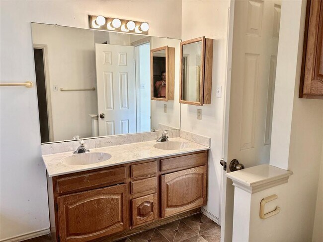 Building Photo - 2707 Buckeye Trail