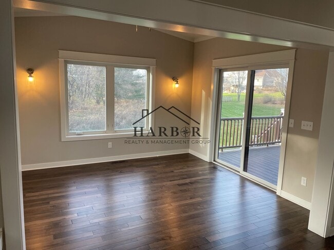 Building Photo - 2049 Kerry Dr NE