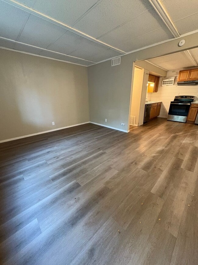 Building Photo - AI - 05 - Avon St