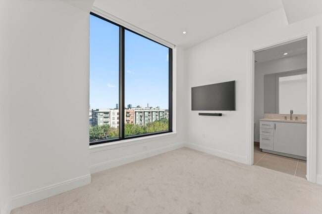 Building Photo - 2323 W Main St