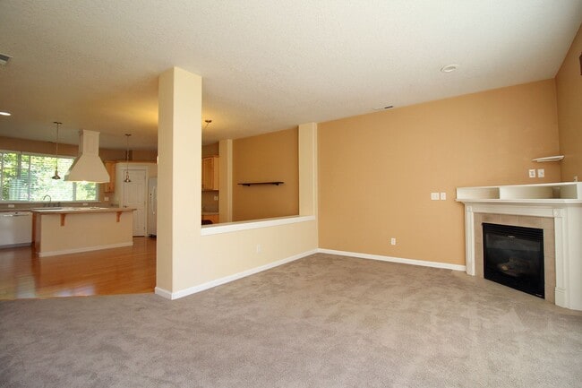 Building Photo - 21410 NE Rosewood Dr