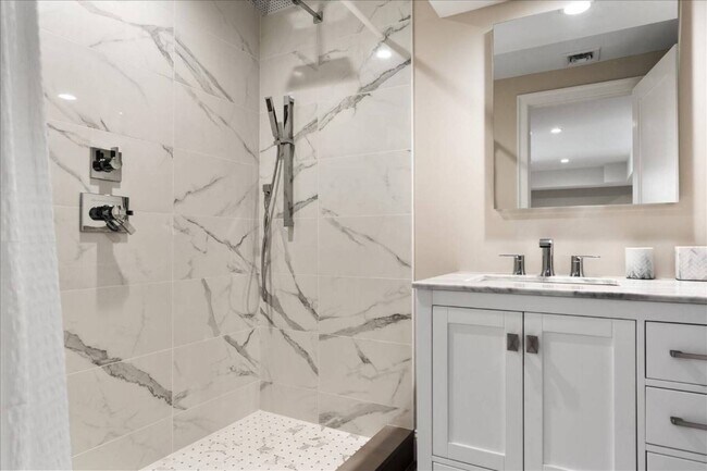 Building Photo - 40 Hidden Cove Ct