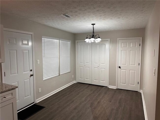 Building Photo - 425 Orchard Dr