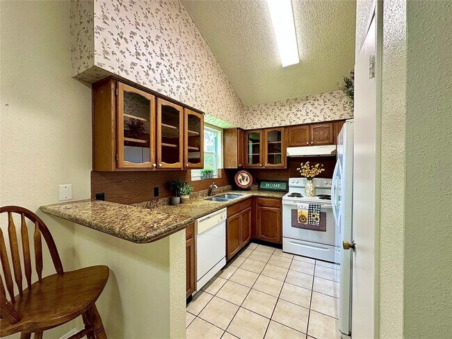 Building Photo - 9004 Vogue Ln