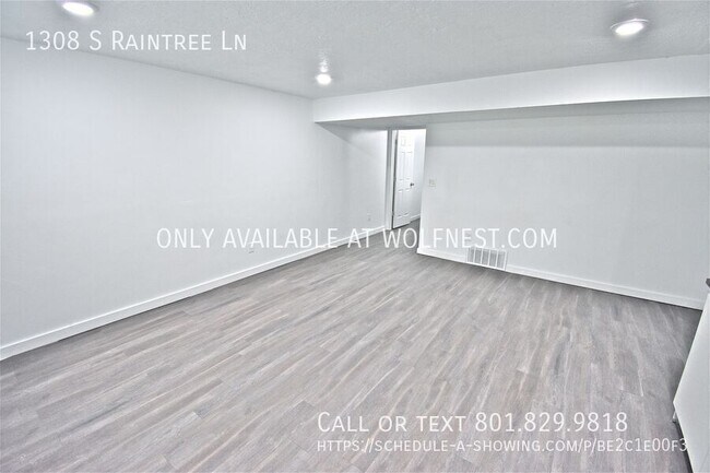 Building Photo - 1308 S Raintree Ln