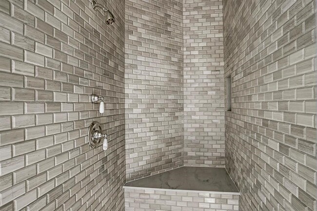 Building Photo - 1909 Revere St