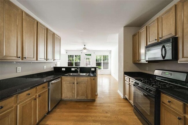 Building Photo - 1798 Oak Brook Ln NW