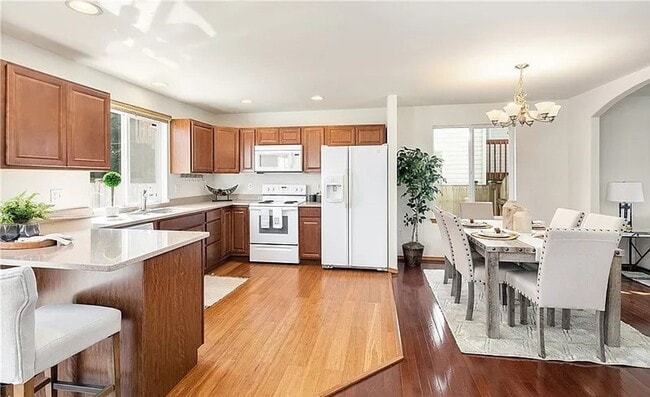 Building Photo - Beautiful 4 bed 2.5 ba Kingsridge home!!