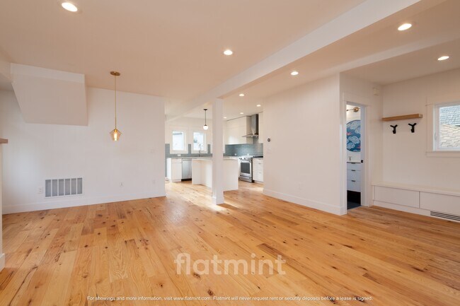 Building Photo - 2315 N 56th St