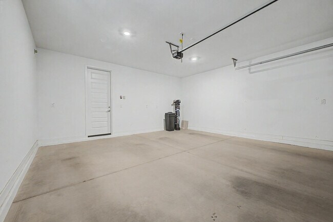 Building Photo - 1784 S Senate St