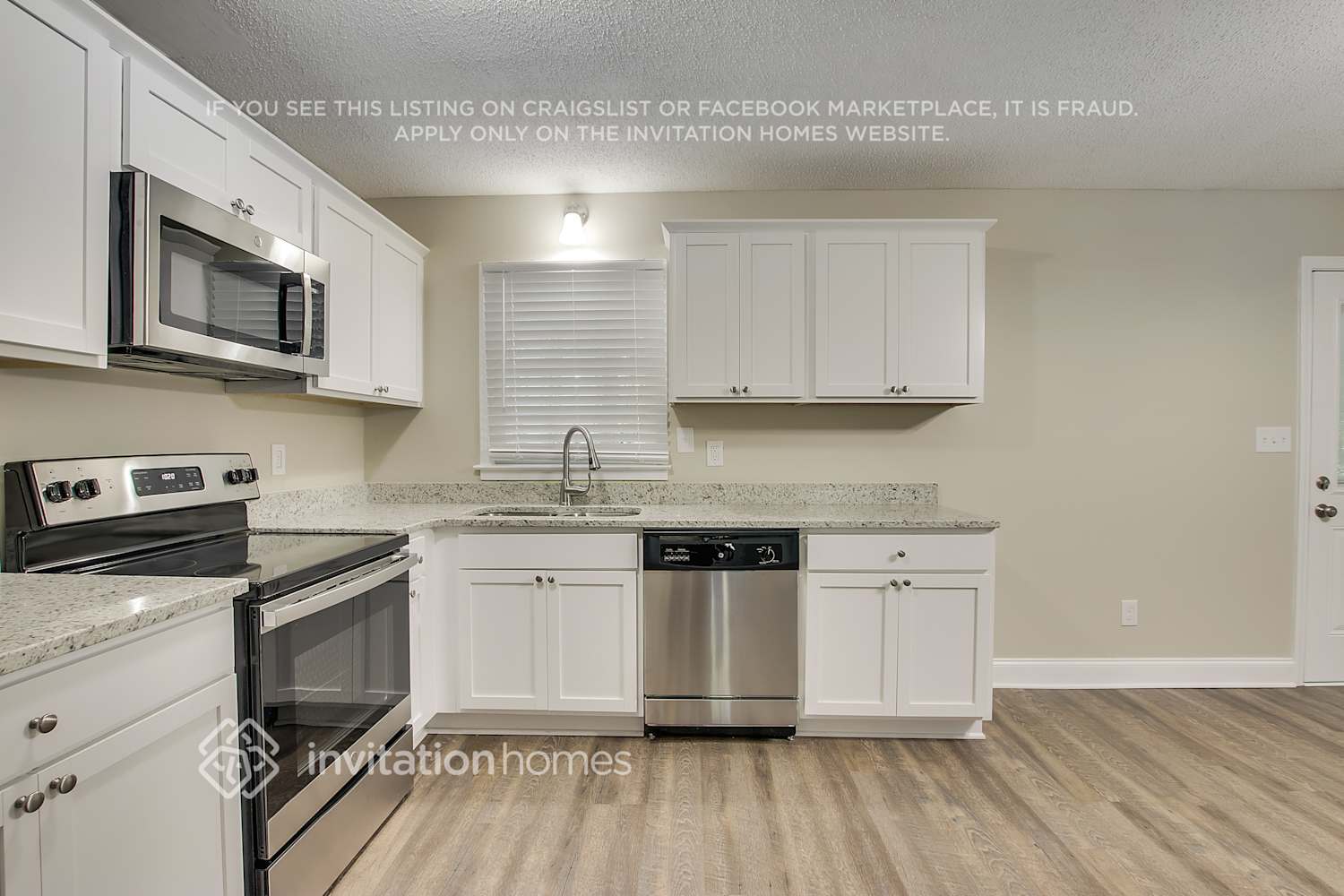 Building Photo - 3995 Willowbrook Dr