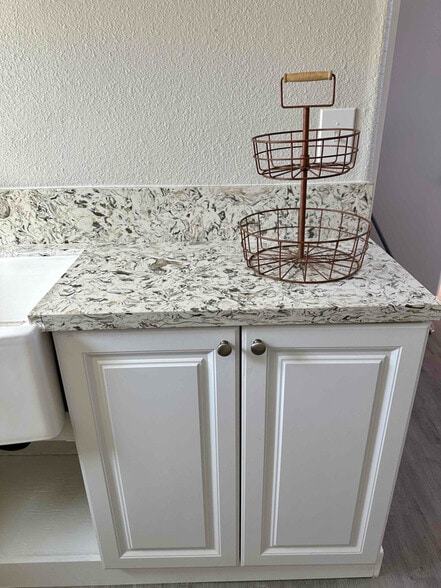 Building Photo - 357 E Putnam Ave