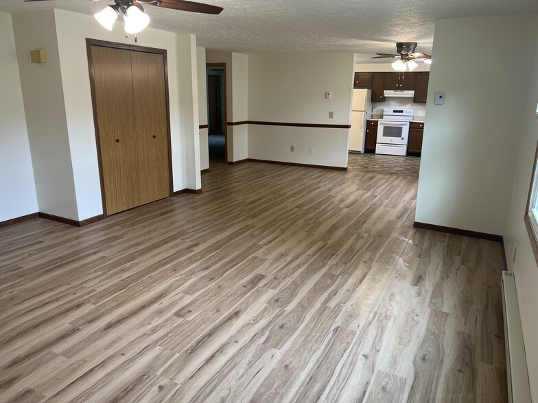 Living room - 5633 Opal St