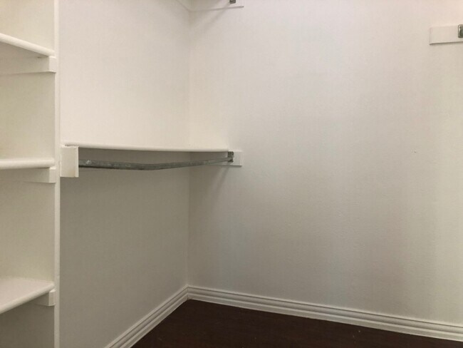 Building Photo - Charming 3 bed 2.5 baths in Rowlett!