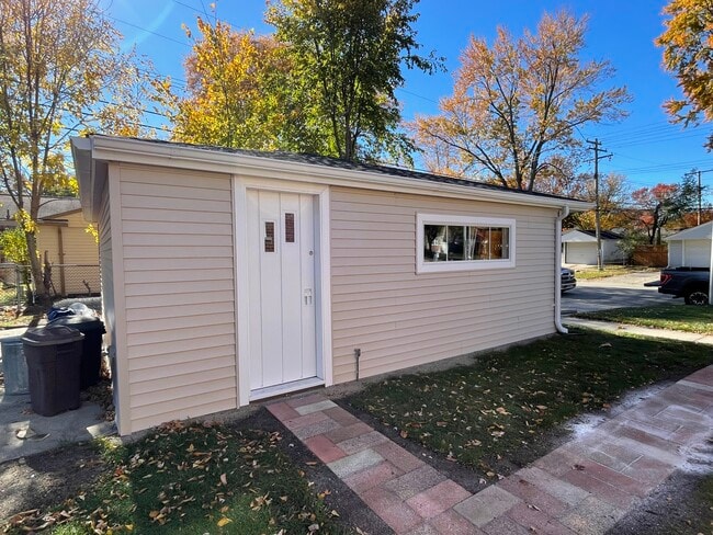 Building Photo - 30389 Hathaway