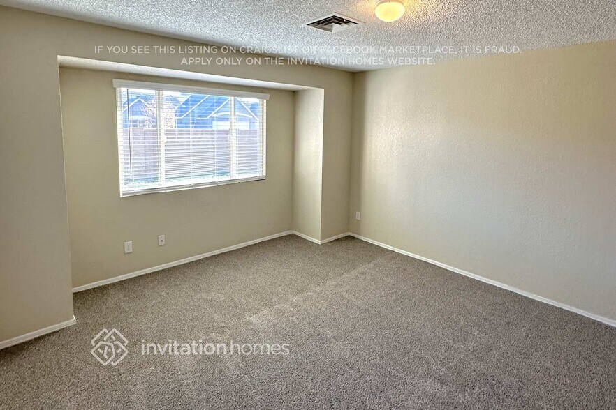 Building Photo - 801 W Piute Ave