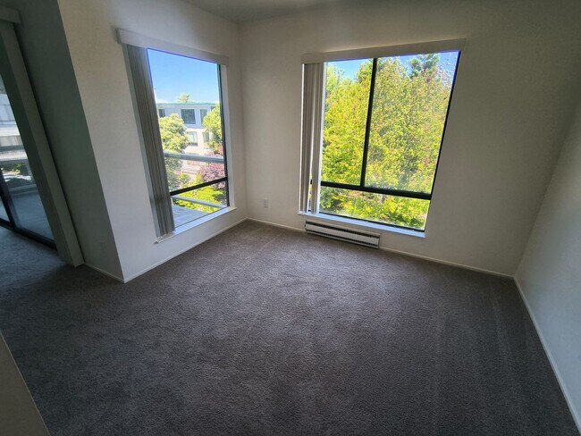 Building Photo - TOP FLOOR 1BD/1BATH Condo Available For Rent at the Watergate Community in Emeryville!!!!