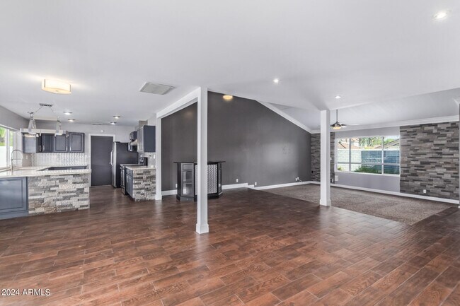 Building Photo - 8902 E Cholla St