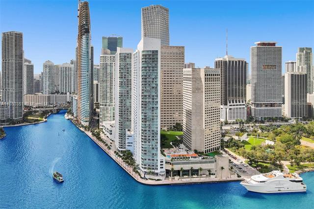 Building Photo - 335 S Biscayne Blvd