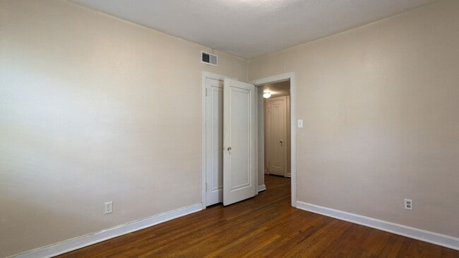 Building Photo - 3 Bed 2 Bath Near Downtown COS