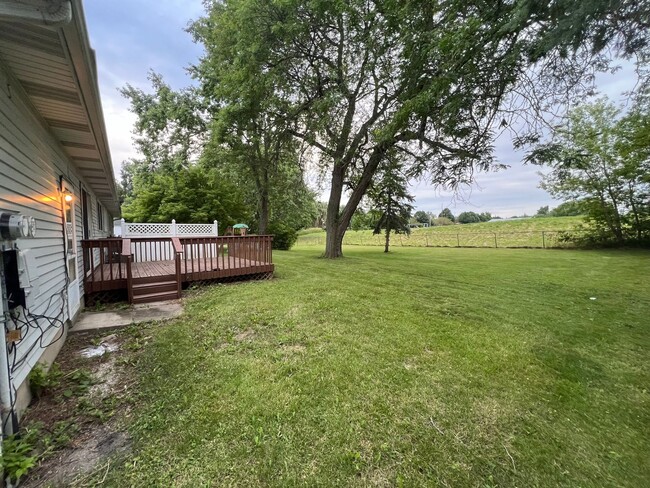 Building Photo - Beautiful 3 bedroom 1 bathroom Home (Section 8 Aproved)