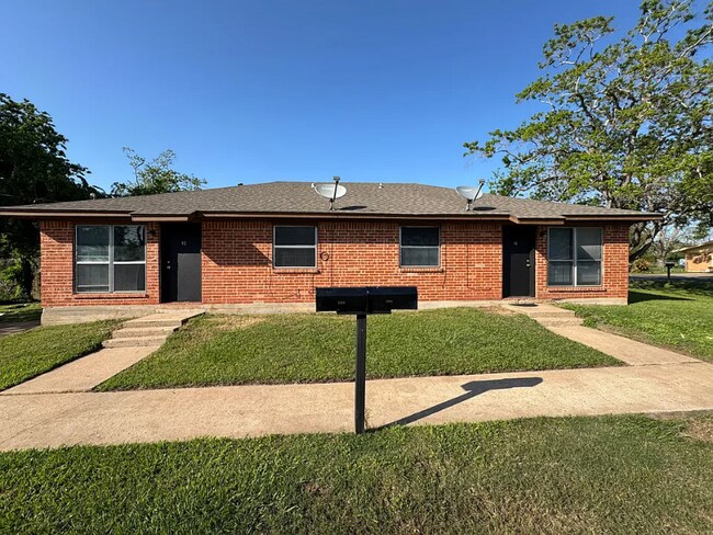 Building Photo - 618 Wiles St