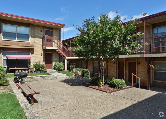 El Jardin Apartments - Fort Worth, TX | Apartment Finder