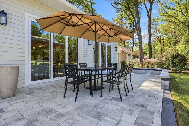 Building Photo - Luxury Golf Course Living in Haile Plantation | Fully Renovated 4BR Home in Gainesville