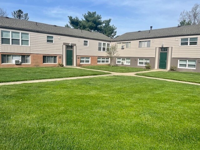 Primary Photo - Premier Garden Apartments