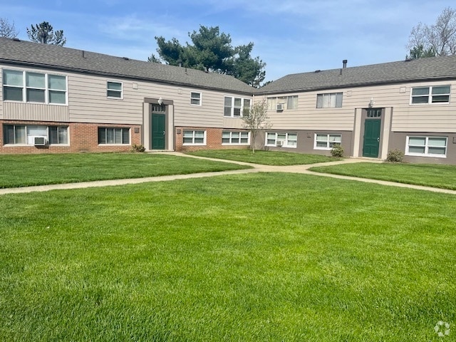 Building Photo - Premier Garden Apartments