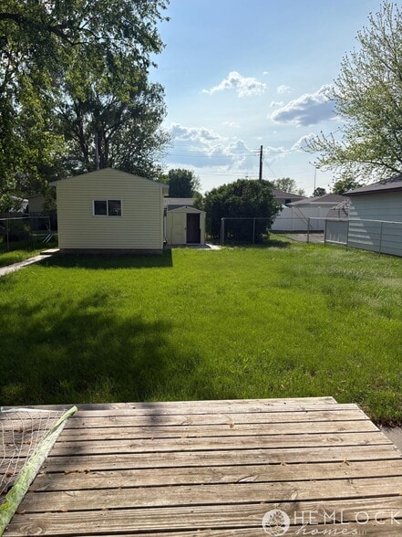 Fenced in Backyard - 916 Blaine St