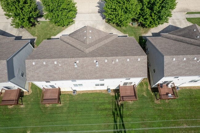 Building Photo - 601-603 Glenstone Dr.