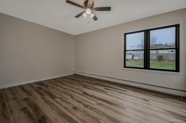 Building Photo - 21 Crater Lake Dr