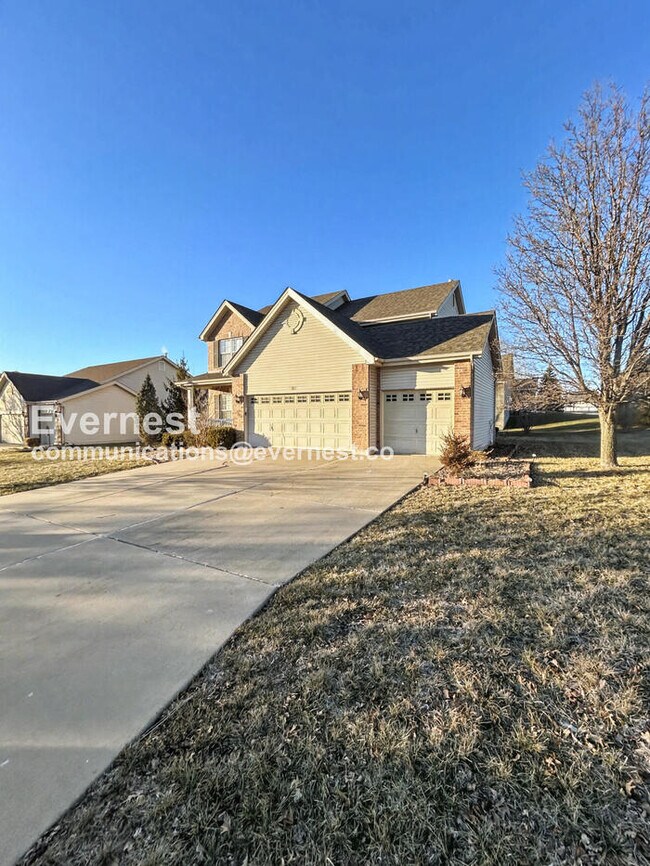 Building Photo - Limited Time Special Offer / Spacious 4-Bed Home with 2-Car Garage & Modern Amenities