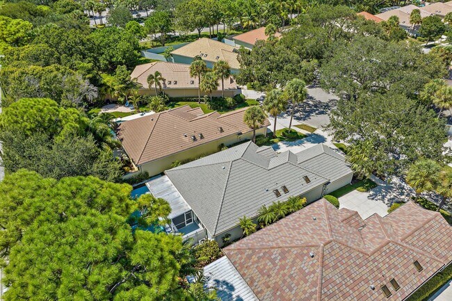 Building Photo - 188 S Hampton Dr