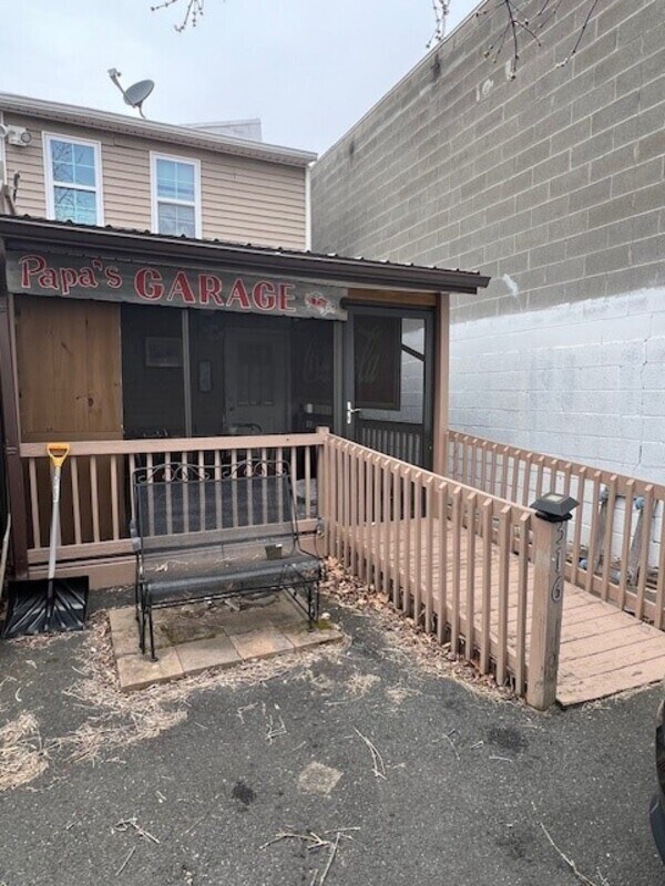 Building Photo - 316 Broadway