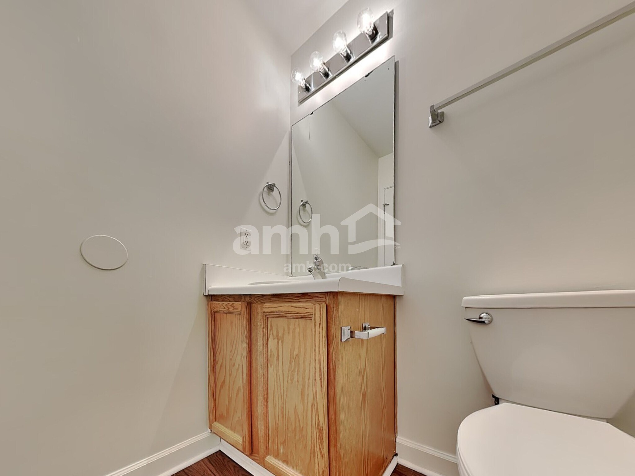 Building Photo - 3700 Cashew Dr