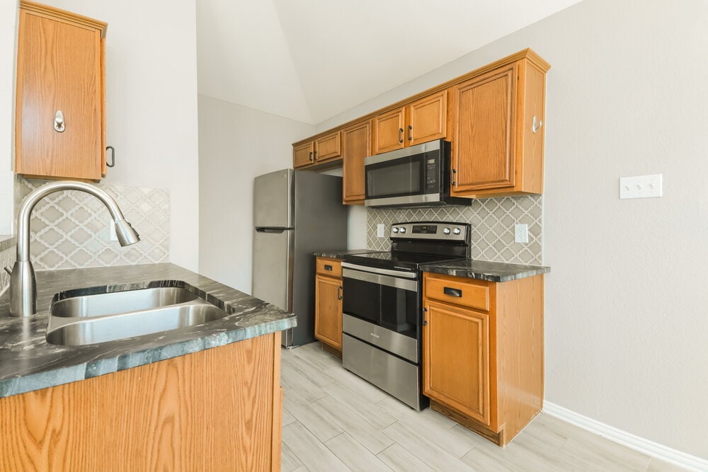 Building Photo - 2504 Castle Ridge Dr