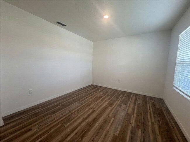 Building Photo - 1463 Fox Squirrel Dr