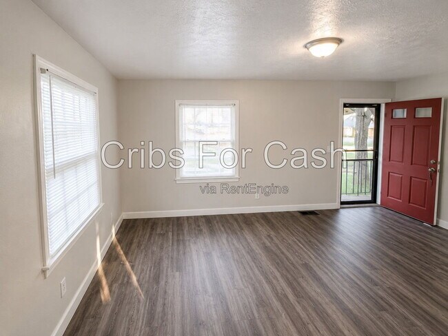 Building Photo - 3251 Meadow Ln