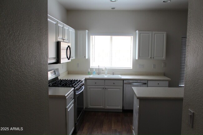 Building Photo - 25248 N 40th Ln