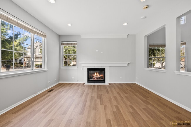 Building Photo - 600 Creekside Cir