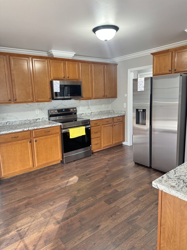 Building Photo - 617 Rockland Dr