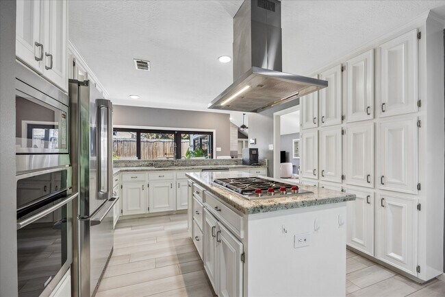 Building Photo - 11646 Manor Park Dr