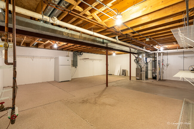 Building Photo - 2640 Chelsey St