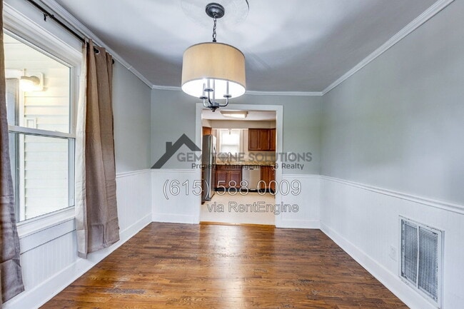 Building Photo - 715 Park Cir