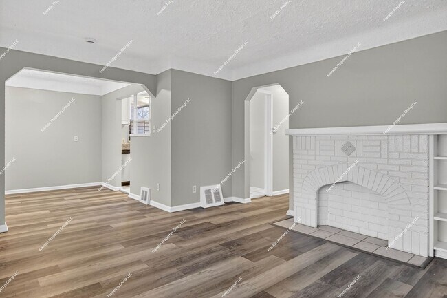 Building Photo - Charming Recently Renovated 3-Bedroom Bungalow in Detroit!