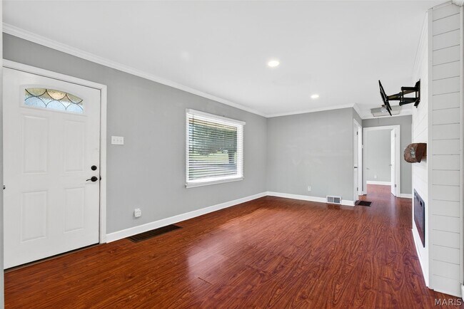 Building Photo - 112 Robin Hill Ln