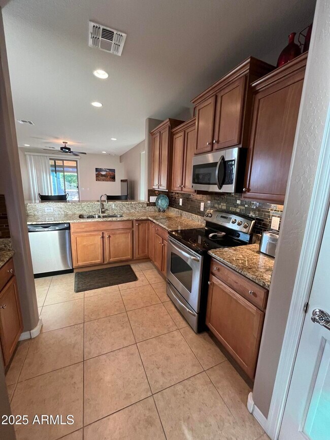 Building Photo - 26197 Vista Dr